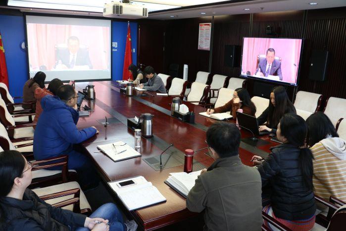 11.出版?zhèn)髅焦?閆娜 11.出版?zhèn)髅焦?閆娜